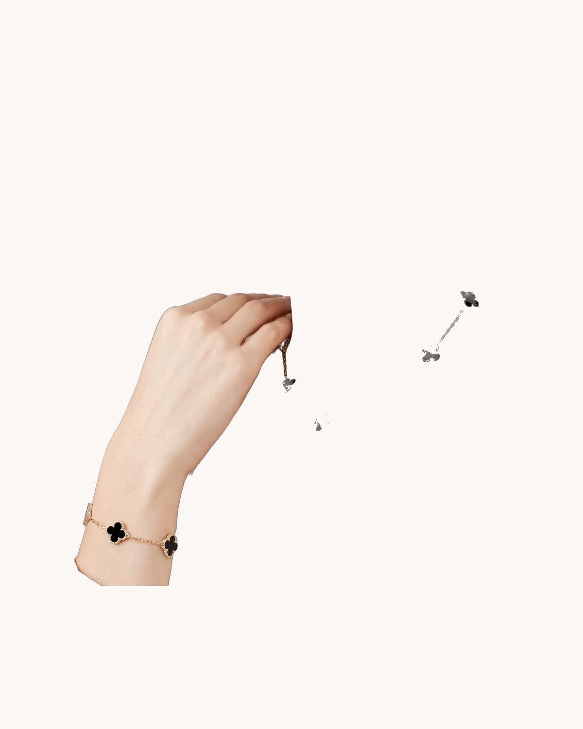 Mayceline Four Leaf Clover Necklace, 10 Motifs — 18K Yellow Gold, Onyx — image 3