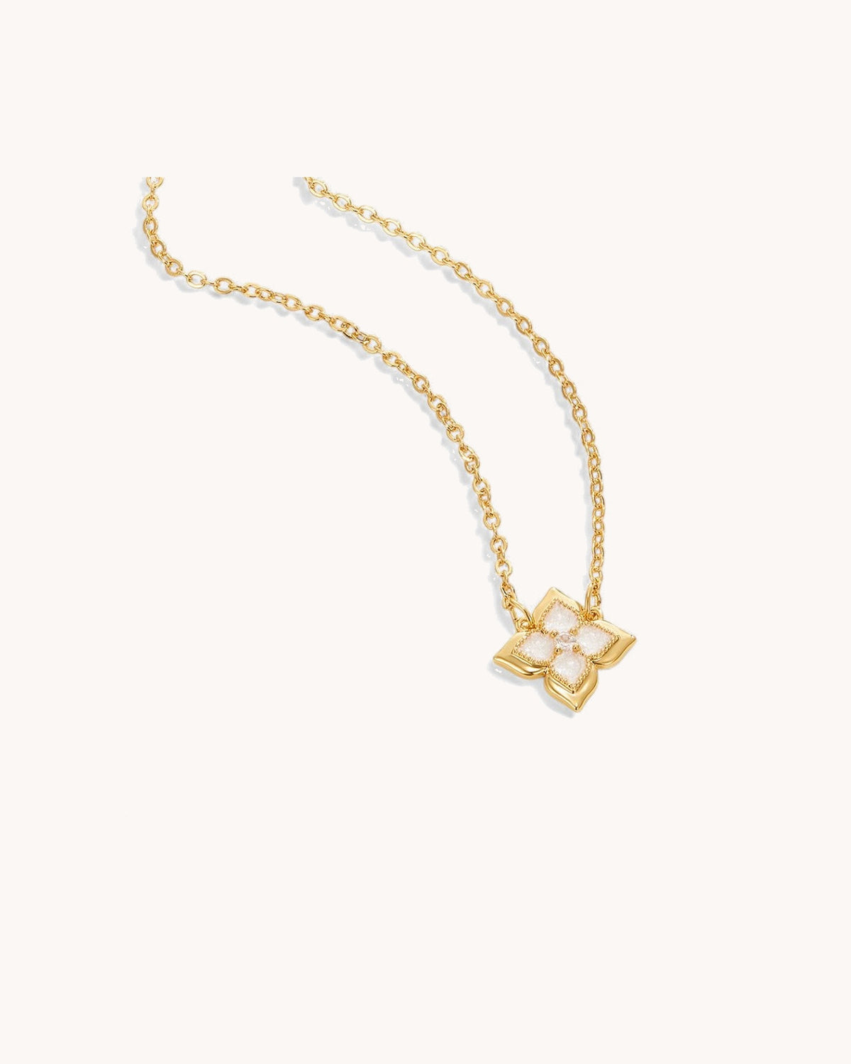 Dalia | White Iris Clover Necklace