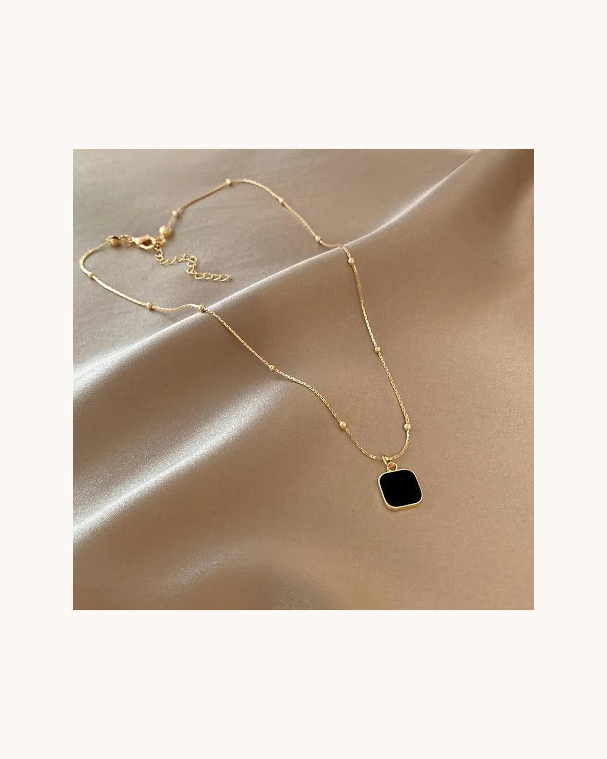 EXCLUSIVE | Pendant Necklace