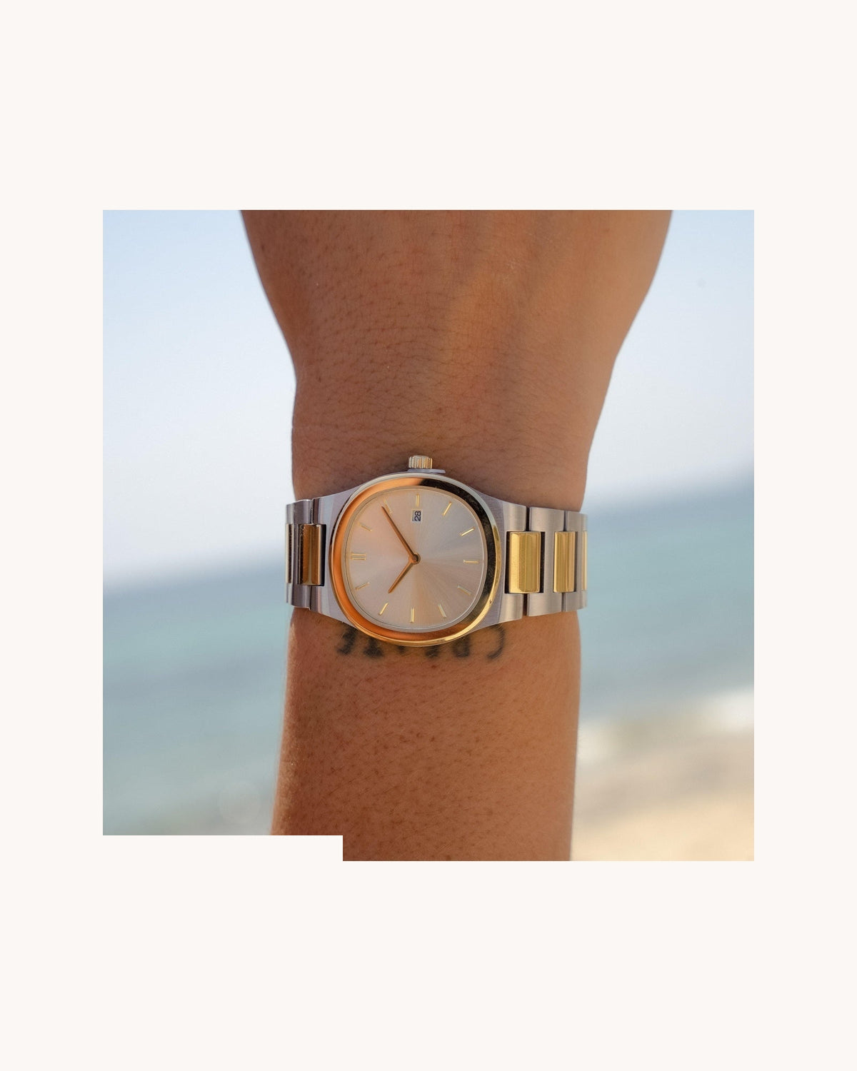 Mayceline | Watch Gold Wave