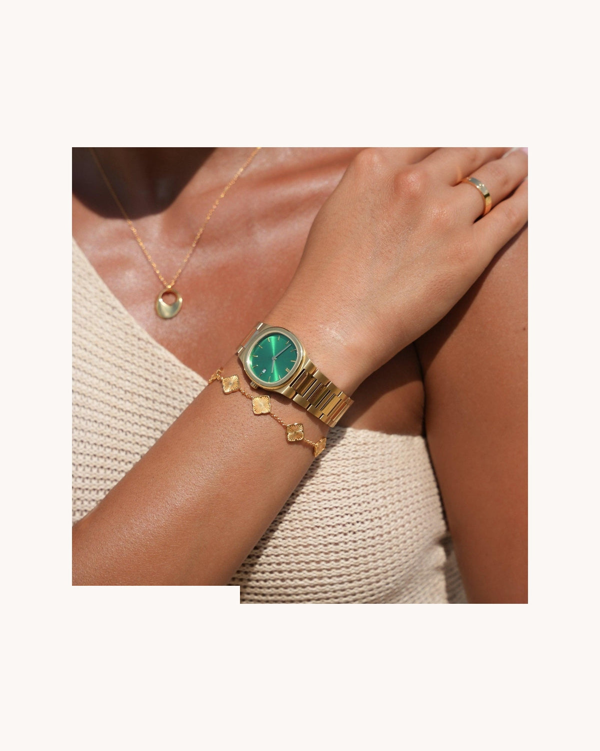 Mayceline | Watch Gold Wave